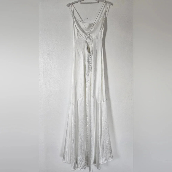 NWT ELLIATT Aisle dress in white satin cowl neckline with low back button accent - Picture 3 of 10
